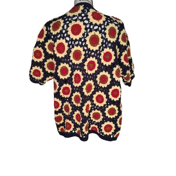 The Eagle's Eye Large Sunflower Black Eyed Susan Short Sleeve Cardigan Button - Picture 2 of 4